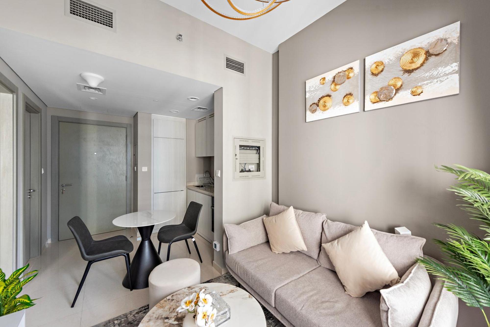 Aliving Stylish 1br Zada Tower Business Bay-1617