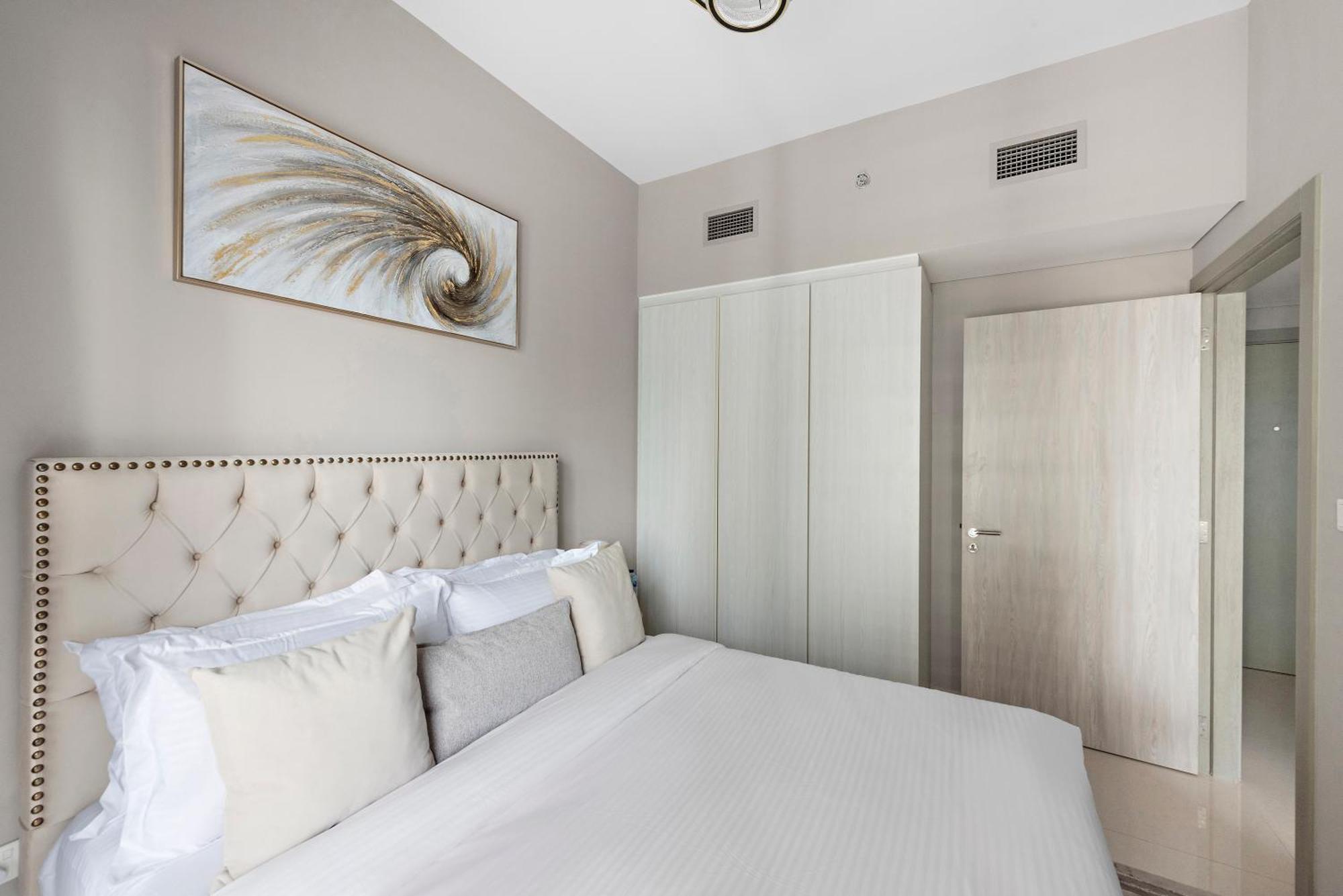 Aliving Stylish 1br Zada Tower Business Bay-1617 Apartment